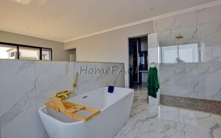 4 Bedroom House For Sale in Dolphin Beach