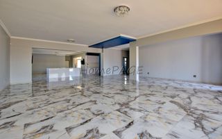 4 Bedroom House For Sale in Dolphin Beach