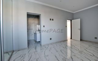 4 Bedroom House For Sale in Dolphin Beach