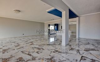4 Bedroom House For Sale in Dolphin Beach