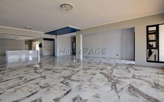 4 Bedroom House For Sale in Dolphin Beach