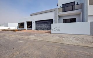 4 Bedroom House For Sale in Dolphin Beach