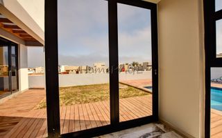 4 Bedroom House For Sale in Dolphin Beach