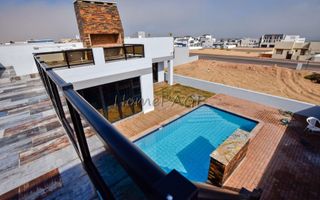 4 Bedroom House For Sale in Dolphin Beach