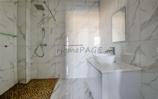 4 Bedroom House For Sale in Dolphin Beach