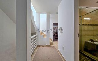 3 Bedroom House For Sale in Long Beach