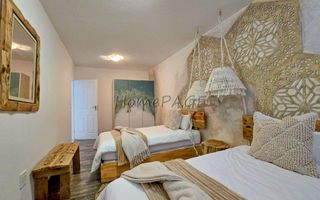 3 Bedroom House For Sale in Long Beach