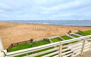 3 Bedroom House For Sale in Long Beach