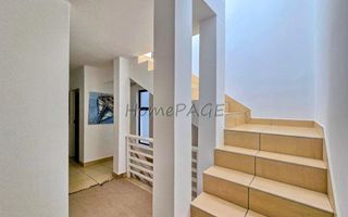 3 Bedroom House For Sale in Long Beach