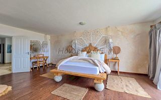 3 Bedroom House For Sale in Long Beach