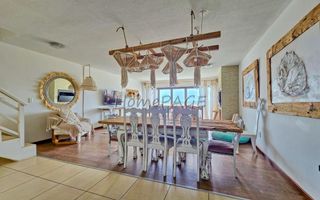 3 Bedroom House For Sale in Long Beach