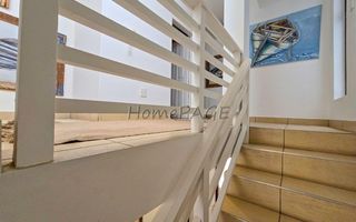 3 Bedroom House For Sale in Long Beach