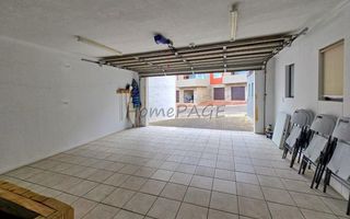 3 Bedroom House For Sale in Long Beach