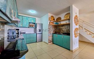3 Bedroom House For Sale in Long Beach