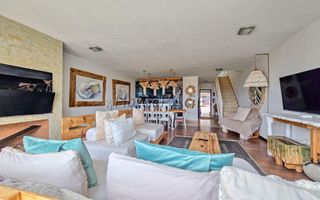 3 Bedroom House For Sale in Long Beach