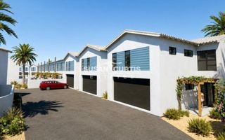 3 Bedroom House For Sale in Tamariskia, Swakopmund