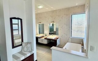 4 Bedroom House For Sale in Afrodite Beach