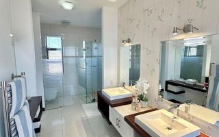 4 Bedroom House For Sale in Afrodite Beach