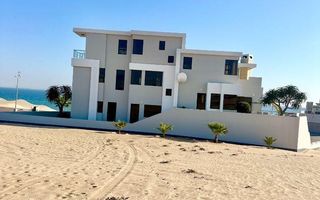 4 Bedroom House For Sale in Afrodite Beach