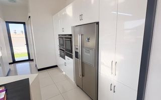 4 Bedroom House For Sale in Afrodite Beach