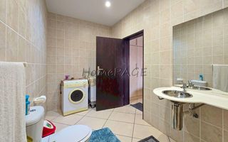 4 Bedroom House For Sale in Long Beach