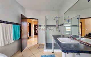 4 Bedroom House For Sale in Long Beach