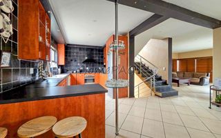 4 Bedroom House For Sale in Long Beach