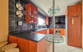 4 Bedroom House For Sale in Long Beach