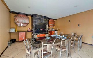4 Bedroom House For Sale in Long Beach
