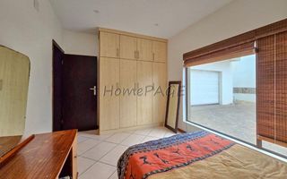 4 Bedroom House For Sale in Long Beach