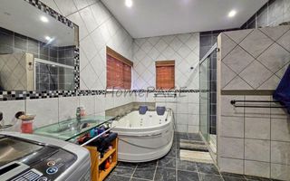 4 Bedroom House For Sale in Long Beach