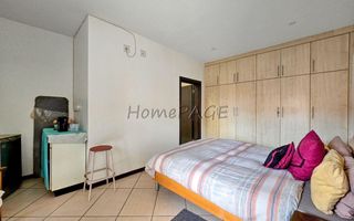 4 Bedroom House For Sale in Long Beach