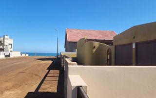 3 Bedroom House For Sale in Noord Duin, Henties Bay