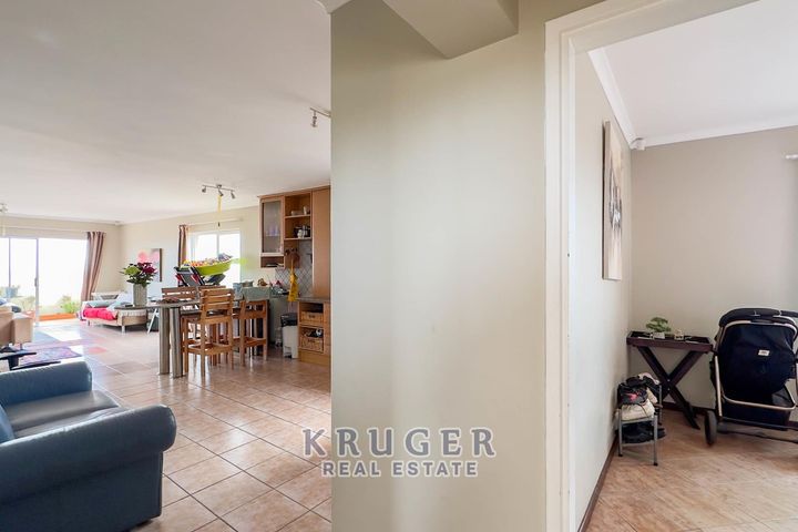 3 Bedroom Apartment For Sale in Swakopmund Central, Swakopmund