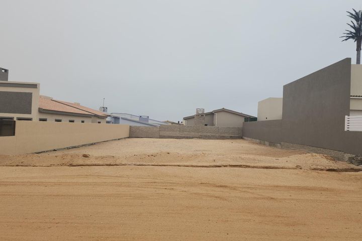 House For Sale in Sunbay, Henties Bay