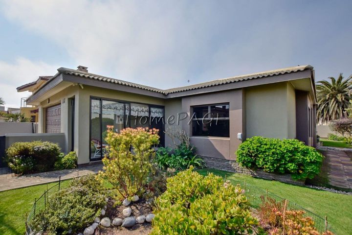 3 Bedroom House For Sale in Vogelstrand, Swakopmund