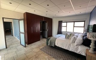 5 Bedroom House For Sale in Long Beach