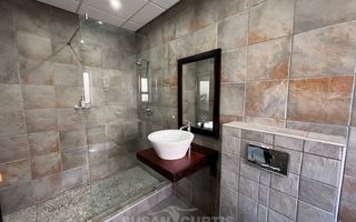 5 Bedroom House For Sale in Long Beach