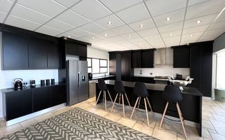 5 Bedroom House For Sale in Long Beach
