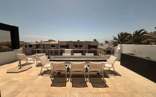 5 Bedroom House For Sale in Long Beach