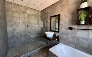 5 Bedroom House For Sale in Long Beach