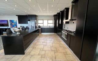 5 Bedroom House For Sale in Long Beach