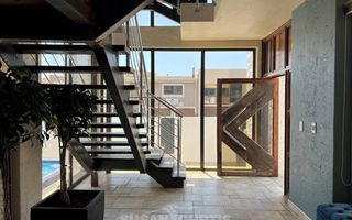 5 Bedroom House For Sale in Long Beach