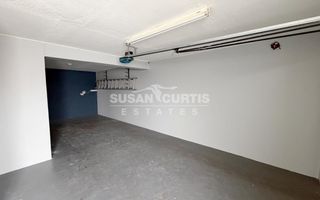 3 Bedroom House For Sale in Long Beach