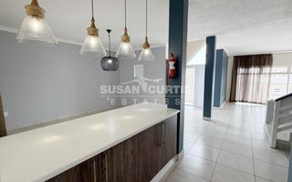 3 Bedroom House For Sale in Long Beach