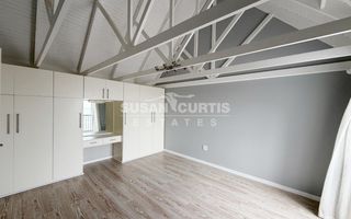3 Bedroom House For Sale in Long Beach