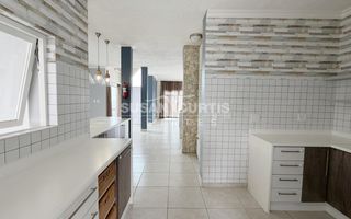 3 Bedroom House For Sale in Long Beach