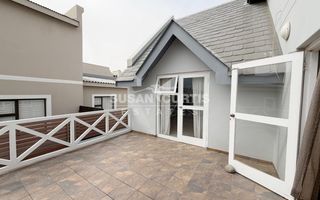 3 Bedroom House For Sale in Long Beach