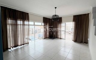 3 Bedroom House For Sale in Long Beach