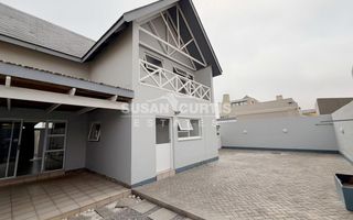 3 Bedroom House For Sale in Long Beach